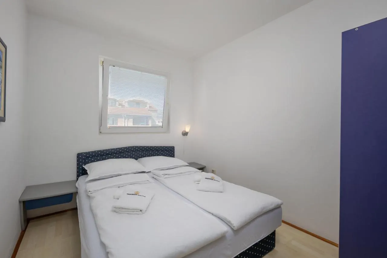 Apartments Jasna Privlaka