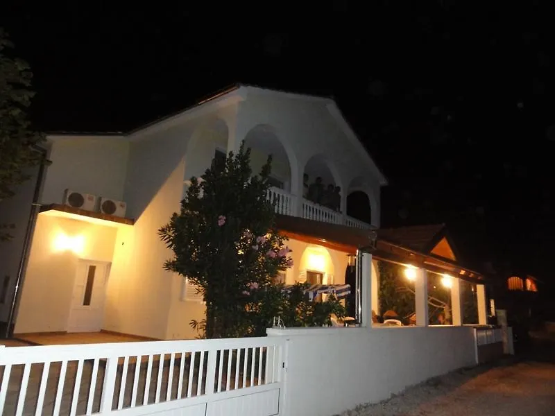 Apartments Jasna Privlaka