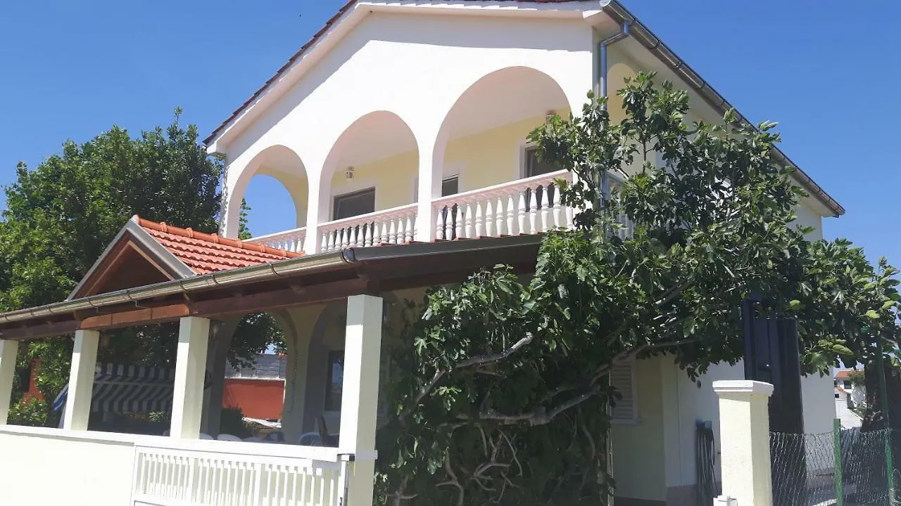 Apartments Jasna Privlaka