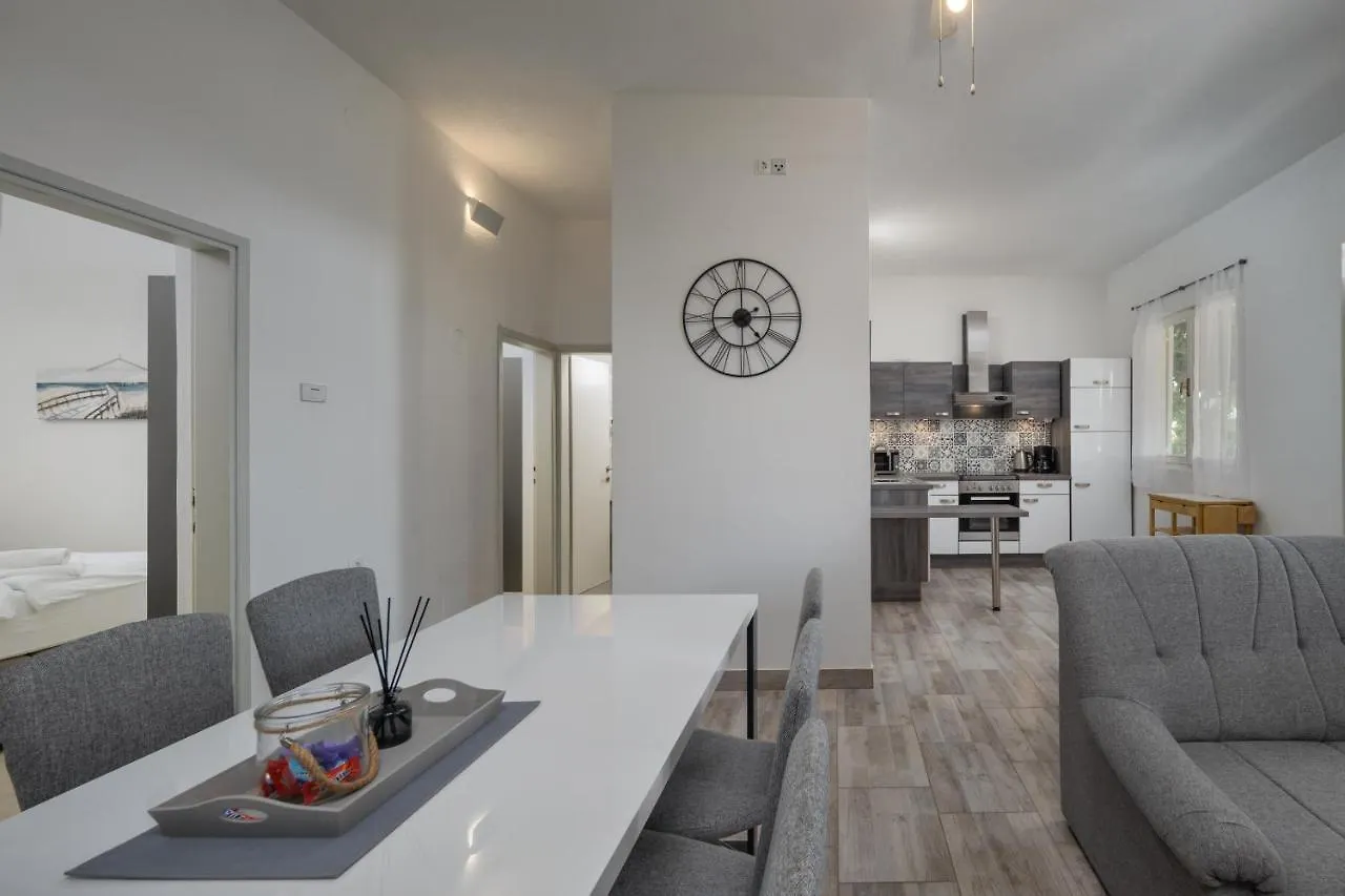Apartments Jasna Privlaka